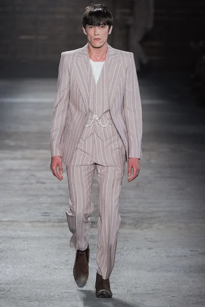 Look 22